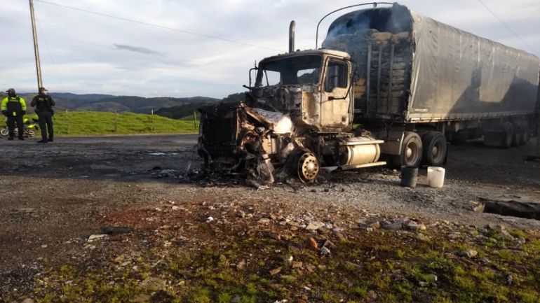 quemaron dos camiones