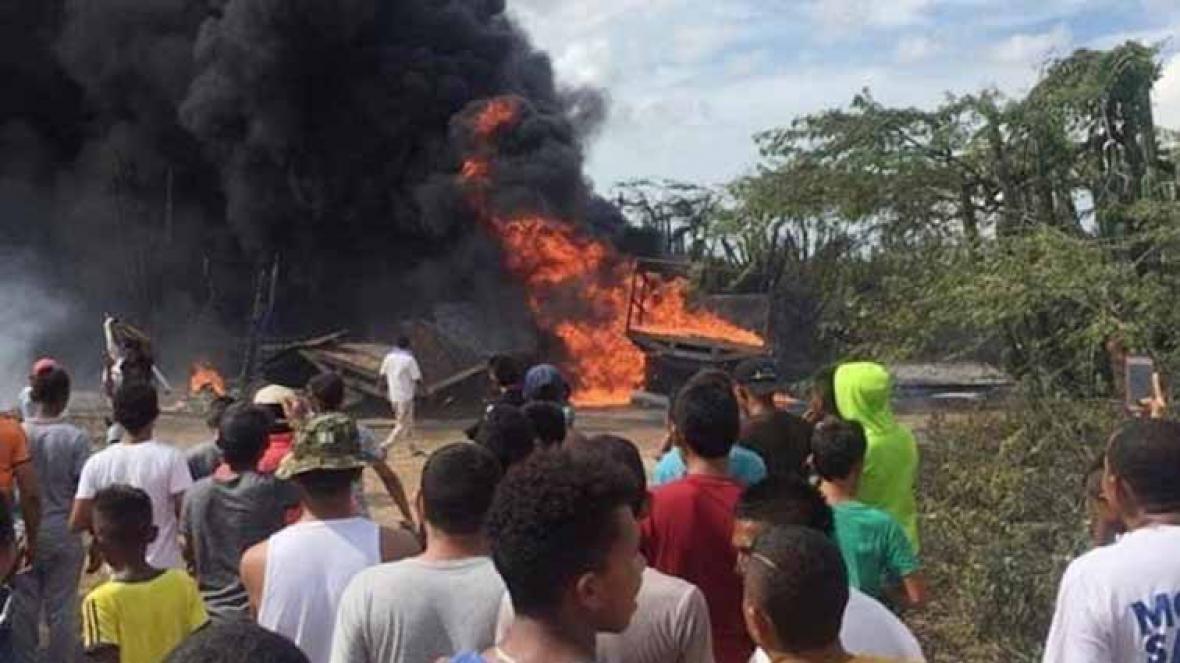 Explosión de dos camiones en Maicao deja dos muertos y tres heridos