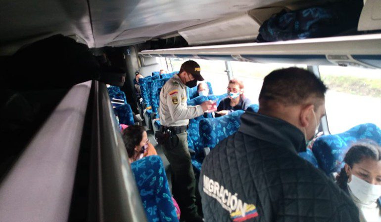 Sancionadas empresas de transporte que llevaban más de 150 migrantes en Boyacá