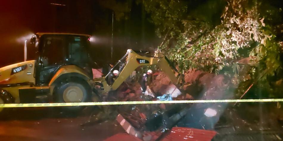 muevo derrumbe vía Medellín la costa