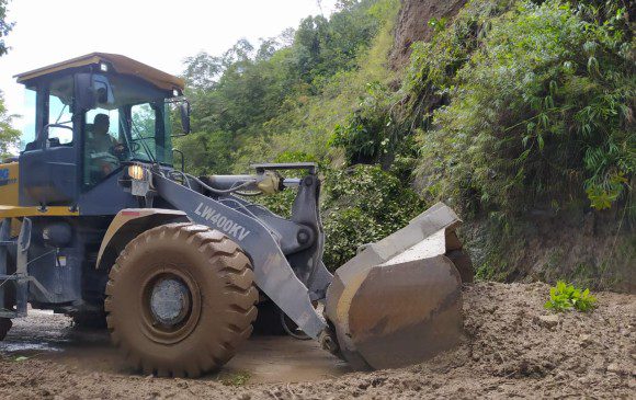 continua cerrado el paso al Urabá