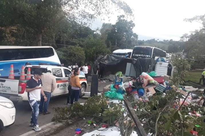 accidente de tránsito accidente de tránsito bus y camión nov 20