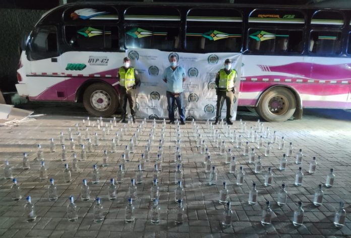 Incautadas 143 botellas de aguardiente adulterado