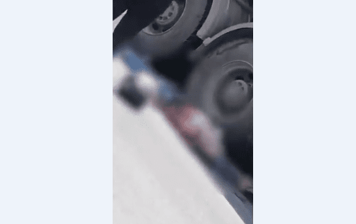 Un accidente en Itagüí deja 2 personas fallecidas al colisionar contra un camión cisterna.