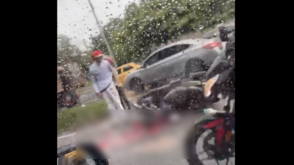 Tragedia en Medellín: tractomula aplasto una motociclista y no dejó ni el rastro.